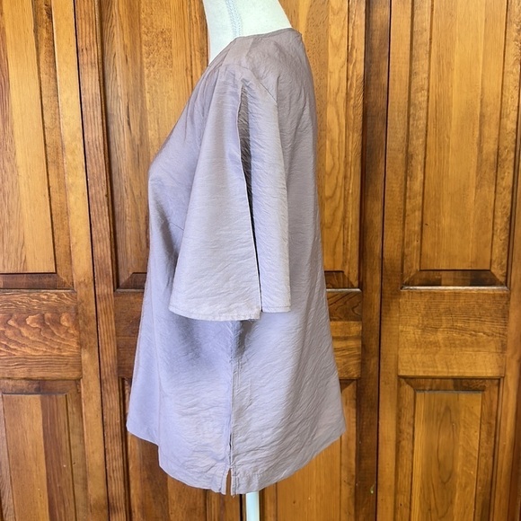 A New Day Light Mauve Plum Rayon/Nylon Crinkle Flutter Sleeve Keyhole Back Top L - Picture 2 of 11